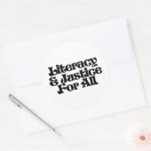 Geletterdheid en gerechtigheid voor iedereen ronde sticker (Envelop)