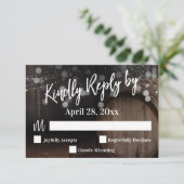 Gelieve met de hand te reageren Houten vat & licht RSVP Kaartje (Staand voorkant)