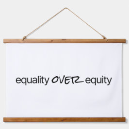 Gelijke behandeling van wandtapijten op basis van hangend wandkleed