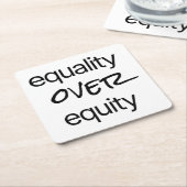 Gelijkheid boven Onderzetter eigen-vermogenspapier (Schuin)