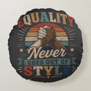 Gelijkheid gaat nooit uit de mode Vintage Pride Eq Rond Kussen