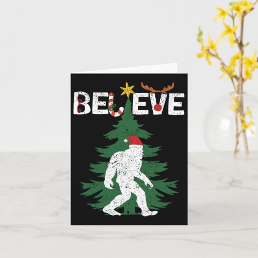 Geloof Bigfoot Sasquatch Yeti Santa Hat Kerstmis Kaart (Gele Bloem)