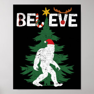 Geloof Bigfoot Sasquatch Yeti Santa Hat Kerstmis Poster