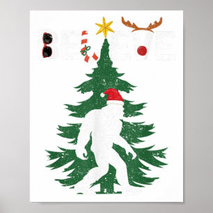 Geloof Bigfoot Sasquatch Yeti Santa Hat Kerstmis Poster