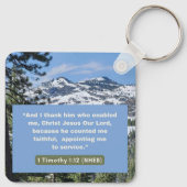 Geloof Boodschap - Bijbelvers - 1 Timoteüs 1-12 - Sleutelhanger (Achterkant)