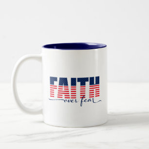 Geloof boven Angst Stars and Stripes Patriottisch Tweekleurige Koffiemok