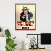 Geloof de liberale media niet poster (Thuiskantoor)