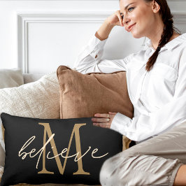 Geloof Elegant Script Gold Monogram Initiaal Black Kussen