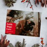 Geloof en hoop liefde. Rode kerst religieuze foto Feestdagenkaart<br><div class="desc">Rode moderne minimalistische religieuze kerstkaart "Faith Hope Love" met foto. Neem contact met me op als je extra items nodig hebt.</div>