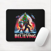Geloof grappige alien en kerstman kerst ontwerp  muismat (Met muis)