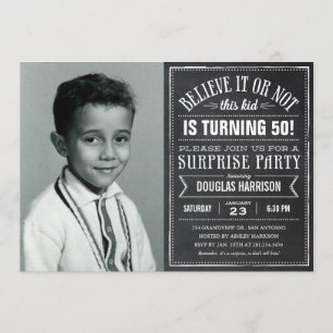 Geloof het Old Photo Birthday Surprise Invitations Kaart