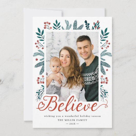 Geloof in de kerstfoto Holly en Pine Berries Feestdagenkaart (Voorkant)