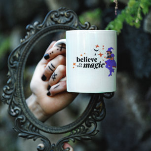 Geloof in de Magic Witch Halloween Tweekleurige Koffiemok