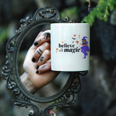 Geloof in de Magic Witch Halloween Tweekleurige Koffiemok