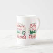 Geloof in de magie van Kerstmis - Bone China Mok (Voorkant rechts)