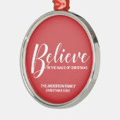 'Geloof in de magie van Kerstmis' Festive Red Metalen Ornament (Links)