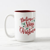 Geloof in de magie van Kerstmis typografie Tweekleurige Koffiemok (Links)