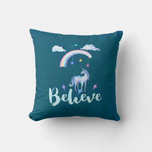 Geloof in een Waterverf Unicorn onder een regenboo Kussen