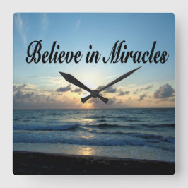 GELOOF IN GOD'S MIRACLES VIERKANTE KLOK