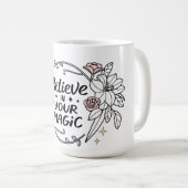 Geloof in je magie - Inspirerend bloemen Koffiemok (Voorkant rechts)