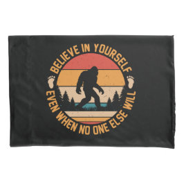 Geloof in jezelf Bigfoot Black Kussensloop