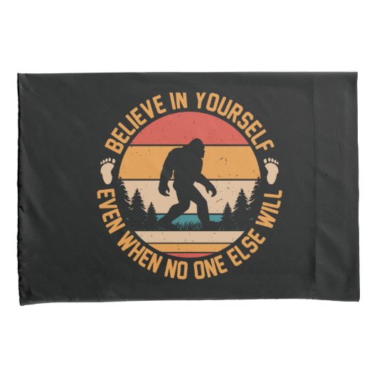 Geloof in jezelf Bigfoot Black Kussensloop (Voorkant-Rechts)