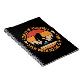 Geloof in jezelf Bigfoot Black Notitieboek (Rechterzijde)