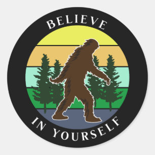 Geloof in jezelf    Sunset Bigfoot Ronde Sticker