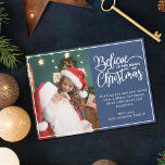 Geloof in Kerstmagie 2 familiefoto's blauw Feestdagenkaart<br><div class="desc">Moderne feestelijke wenskaart met een van uw favoriete kerstfamilieportretten aan de linkerkant,  aangevuld met de woorden "Geloof in de magie van Kerstmis" aan de rechterkant over een feestelijke blauwe achtergrond,  aanpasbaar met uw eigen wensboodschap. U kunt nog een afbeelding uploaden op de achterkant van de kaart.</div>