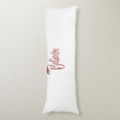 Geloof in Kerstmis met rode kerstmuts Lichaamskussen (Voorkant Verticaal)