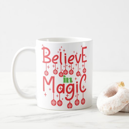 Geloof in Magic Quote van Kerstmis Koffiemok (Met donut)