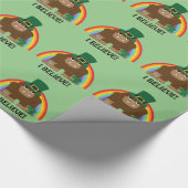 Geloof me. Bigfoot Leprechaun Cadeaupapier (Hoek)