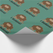 Geloof me. Cute bigfoot Cadeaupapier (Hoek)