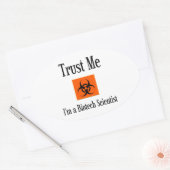 Geloof me, ik ben biotechwetenschapper. ovale sticker (Envelop)