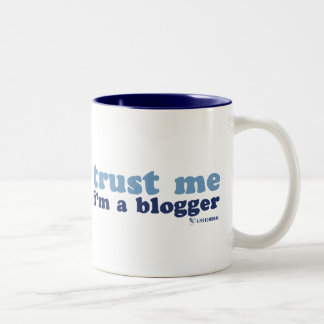 Geloof me, ik ben een blogger (LiveJournal) Tweekleurige Koffiemok