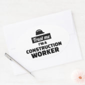 Geloof me, ik ben een bouwvakker ovale sticker (Envelop)