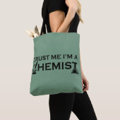 Geloof me ik ben een chemicus grappige scheikunde tote bag (Dichtbij)