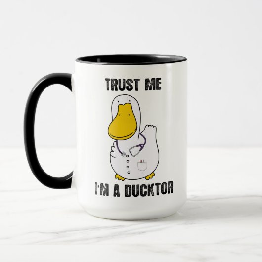 Geloof me, ik ben een Ducktor Grappig Sarcastisch Mok (Links)