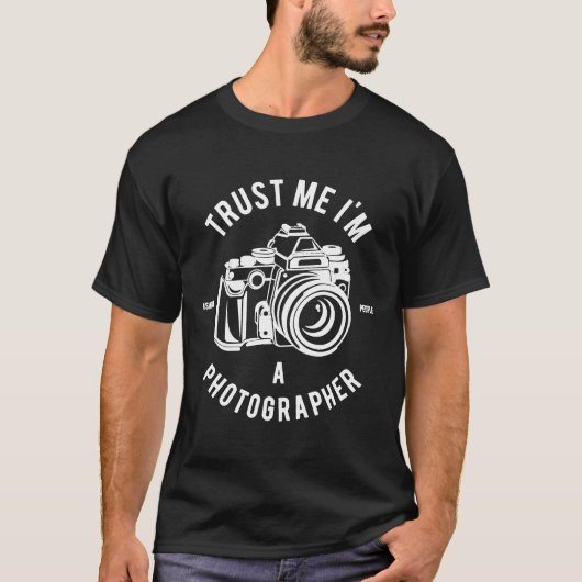 GELOOF ME IK BEN FOTOGRAAF ULTIMATE CAMERA EP6bX T-shirt (Voorkant)