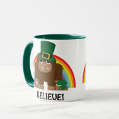 Geloof me. Leprechaun Bigfoot Mok (Voorkant links)