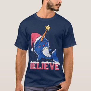Geloof Narwhal-kerstsneeuw met luchtlicht T-shirt