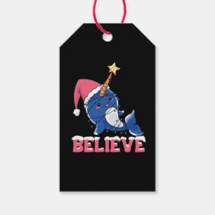 Geloof Narwhal-kerstsneeuwval met luchtlicht Cadeaulabel