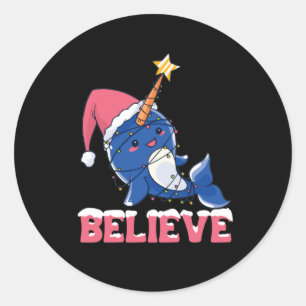 Geloof Narwhal-kerstsneeuwval met luchtlicht Ronde Sticker
