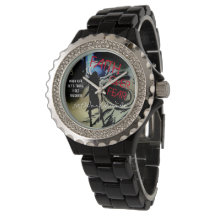 Geloof over angst horloge met krijger meisje met z