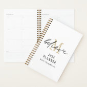 Geloof Script 2024 Monogram Naam Goud Wit Planner (Display)