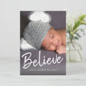 Geloof Script Baby's Eerste Kerstmis Moderne Foto Feestdagenkaart (Staand voorkant)