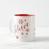 "Geloof" Snowflake Holiday Grafische Mok, rood Tweekleurige Koffiemok (Voorkant links)