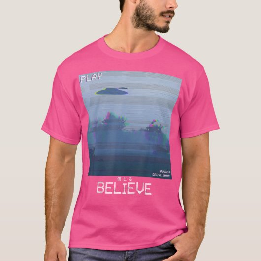 Geloof UFO Vaporwave Synthwave 80S Retro Flying S T-shirt (Voorkant)