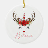 Geloof Unicorn met rode en witte kerstrenrennen Keramisch Ornament (Voorkant)