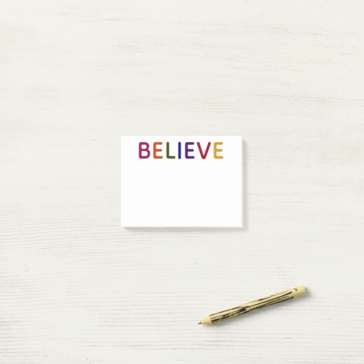 Geloof veelkleurig post-it® notes (Op bureau)